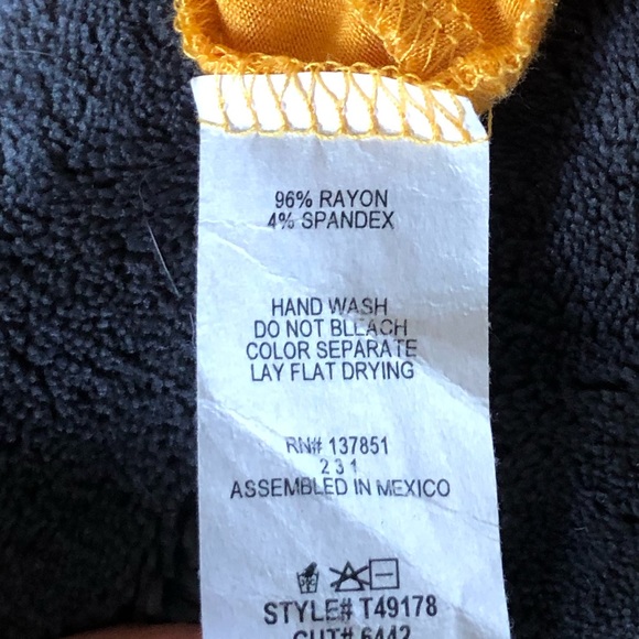 Gaze Crop V-Neck Tank Top - Picture 4 of 4